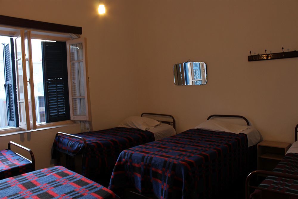 Trianon Hostel Paphos Luaran gambar