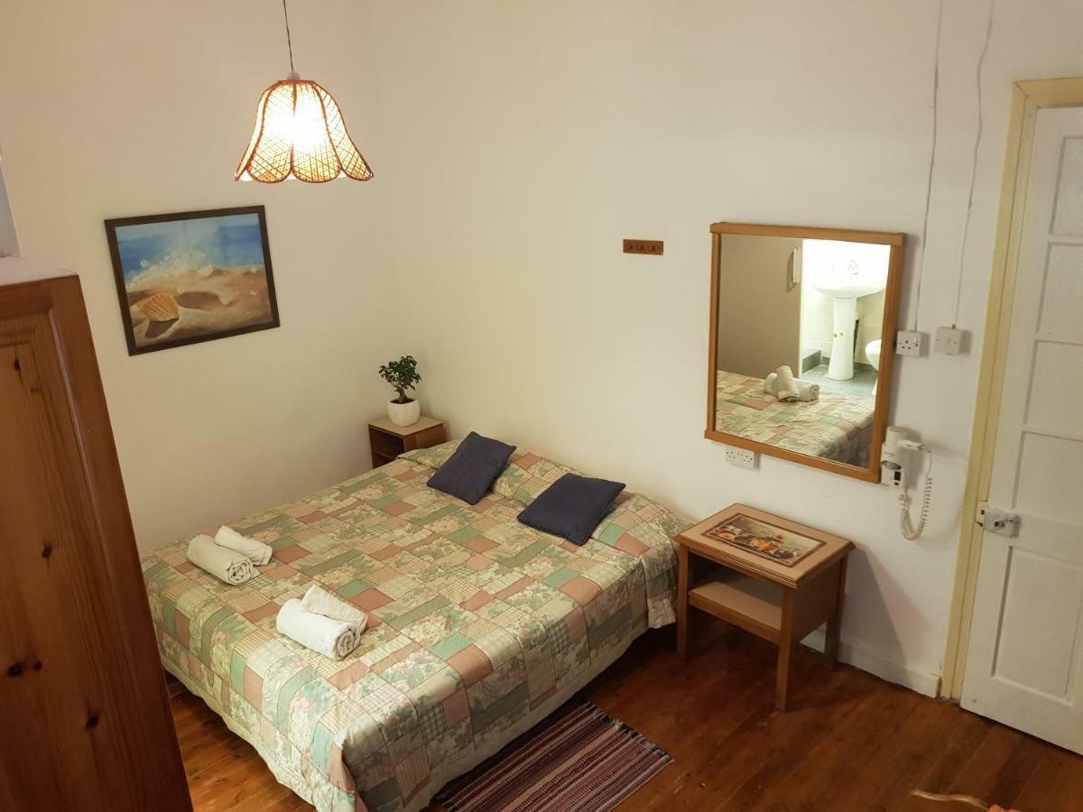 Trianon Hostel Paphos Luaran gambar